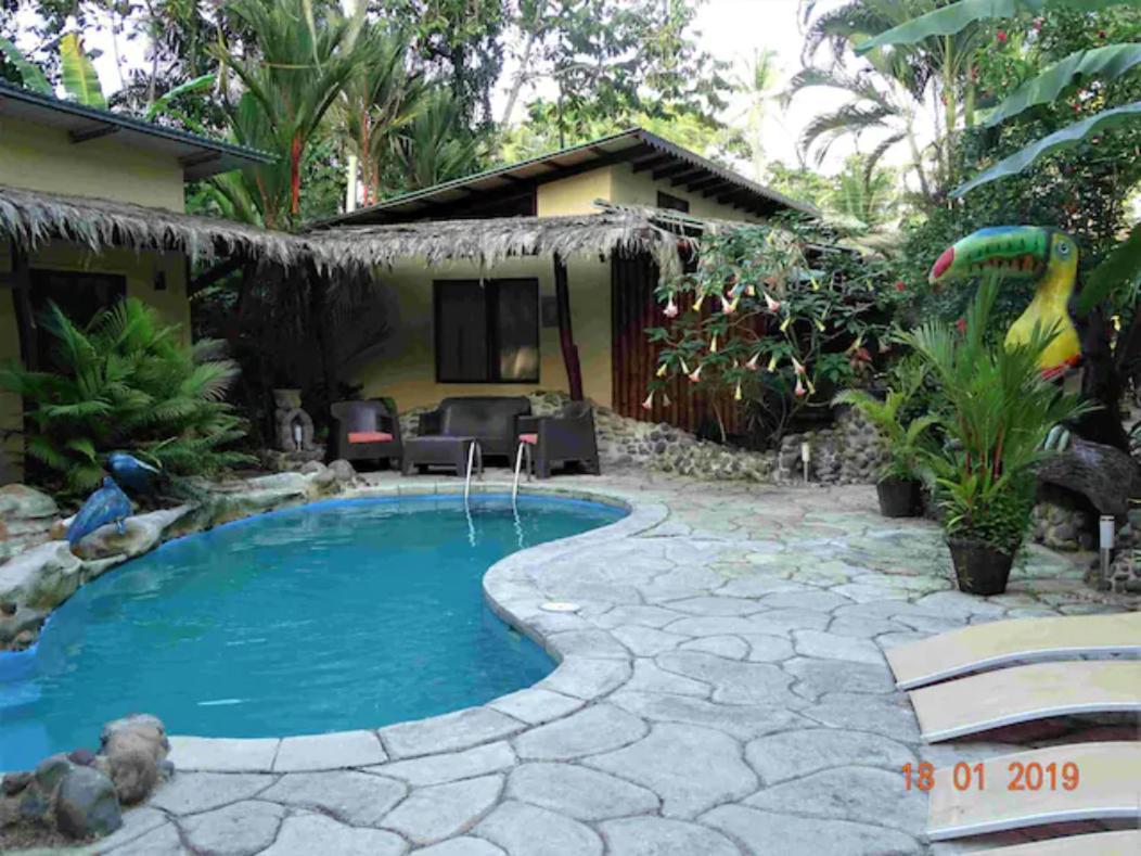 Casa Caribbean Coconut Hotel Кахуита Екстериор снимка