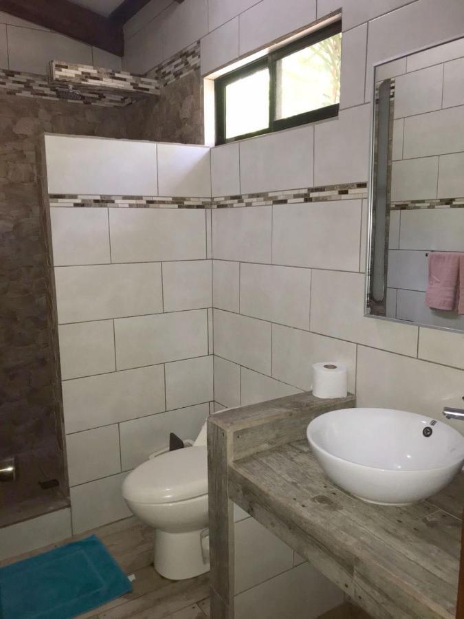Casa Caribbean Coconut Hotel Кахуита Екстериор снимка