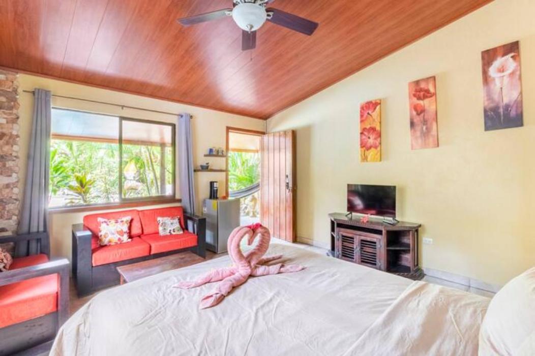 Casa Caribbean Coconut Hotel Кахуита Екстериор снимка