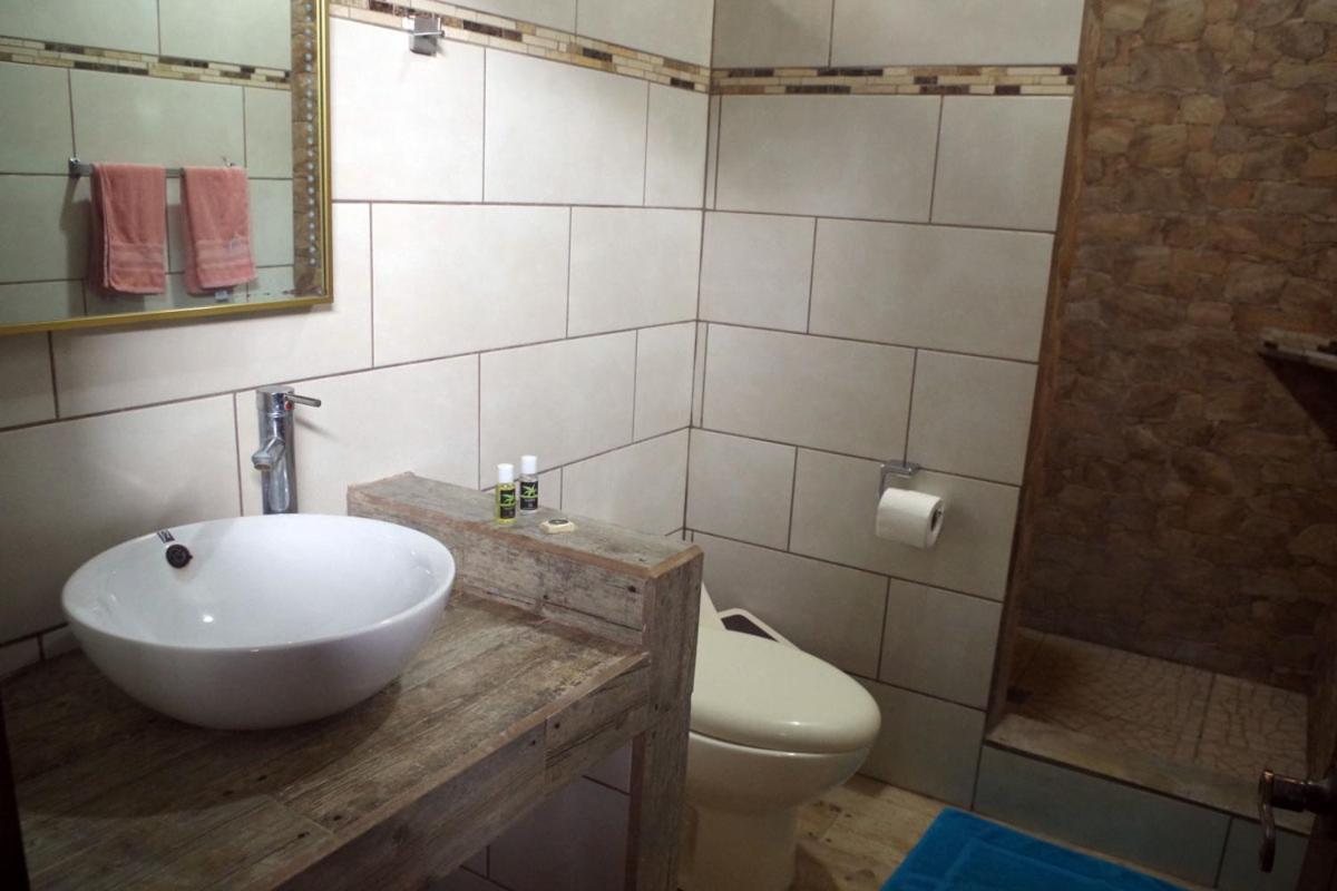 Casa Caribbean Coconut Hotel Кахуита Екстериор снимка