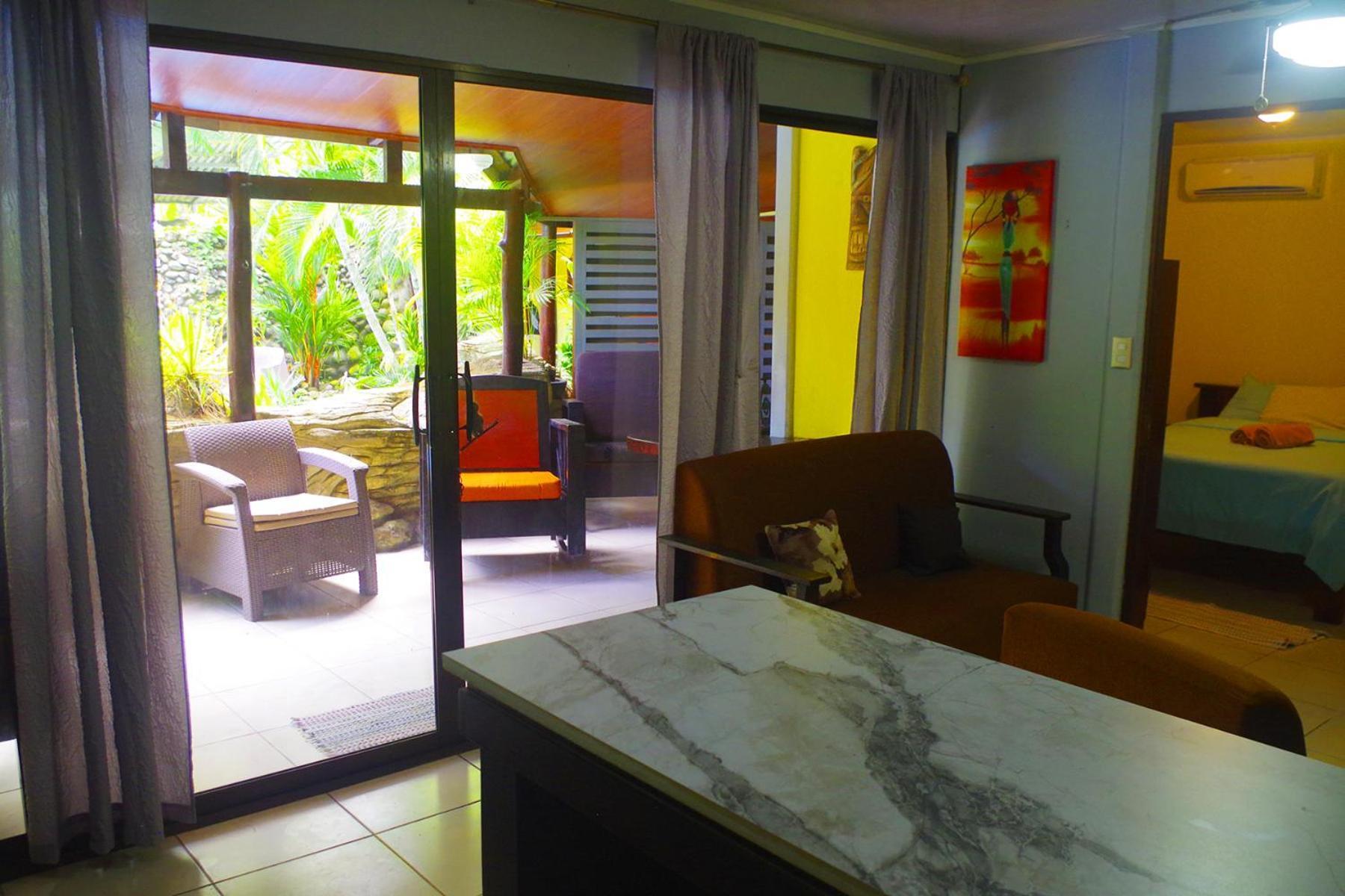 Casa Caribbean Coconut Hotel Кахуита Екстериор снимка